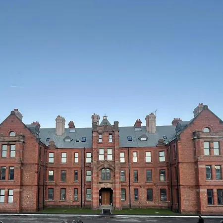Gibson Manor Apartments Wallasey Exterior photo