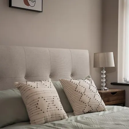 Gibson Manor Apartments Wallasey Room photo